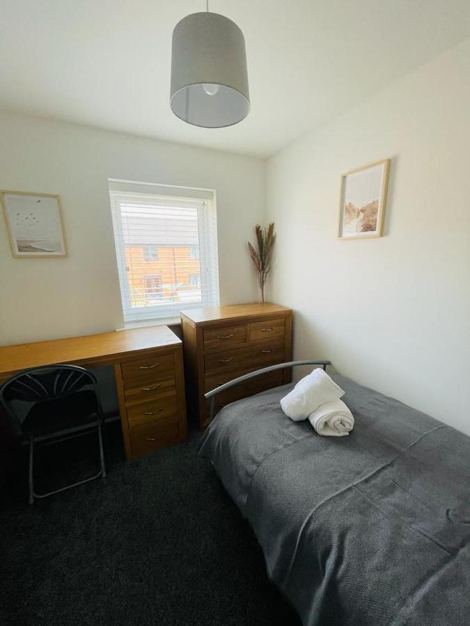 Waterfront - Entire 3 Bed Апартаменты *